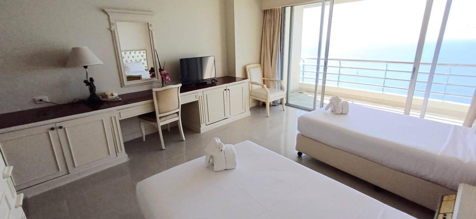 Adriatic Palace Hotel Pattaya Buitenkant foto